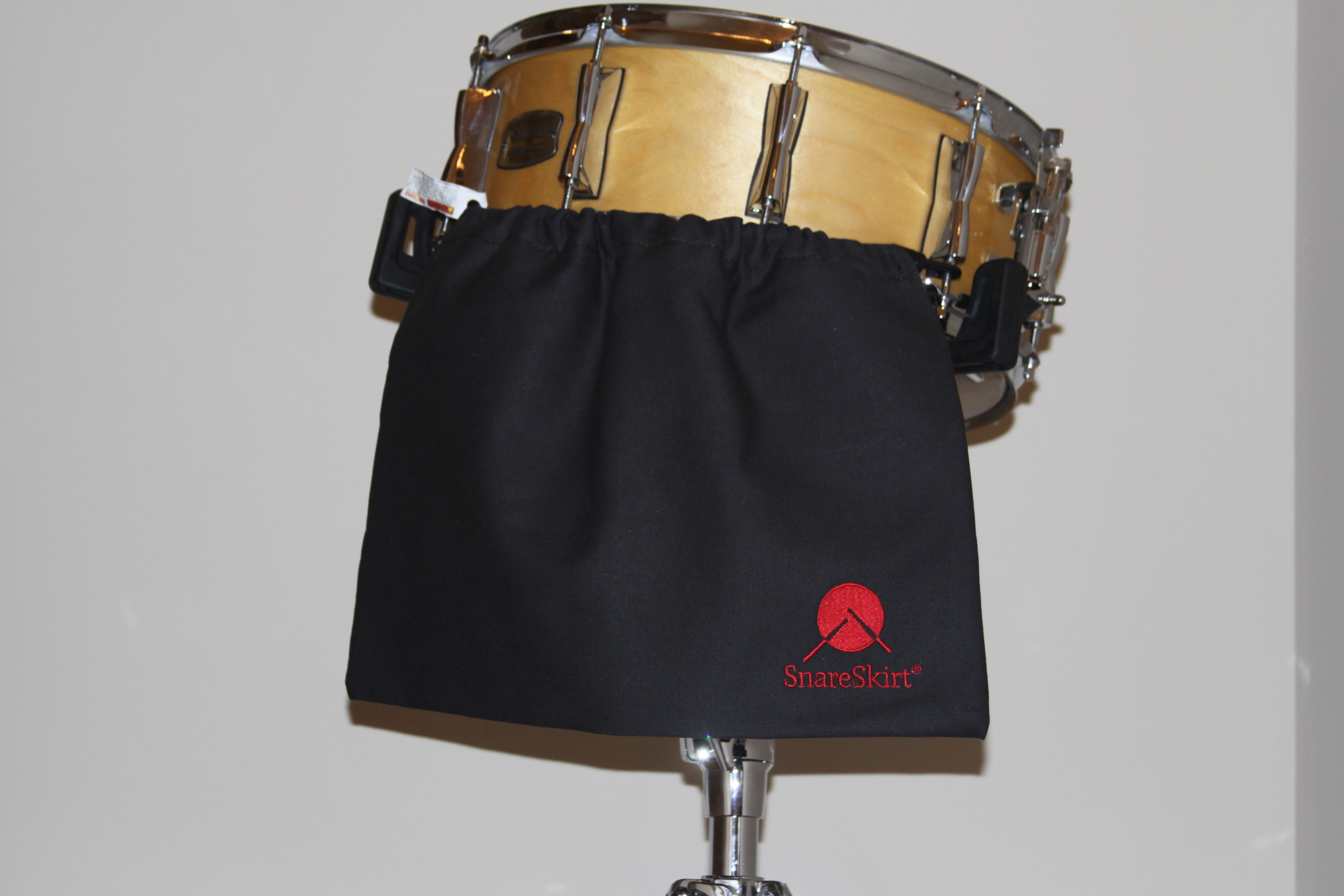 Standard SnareSkirt with red logo